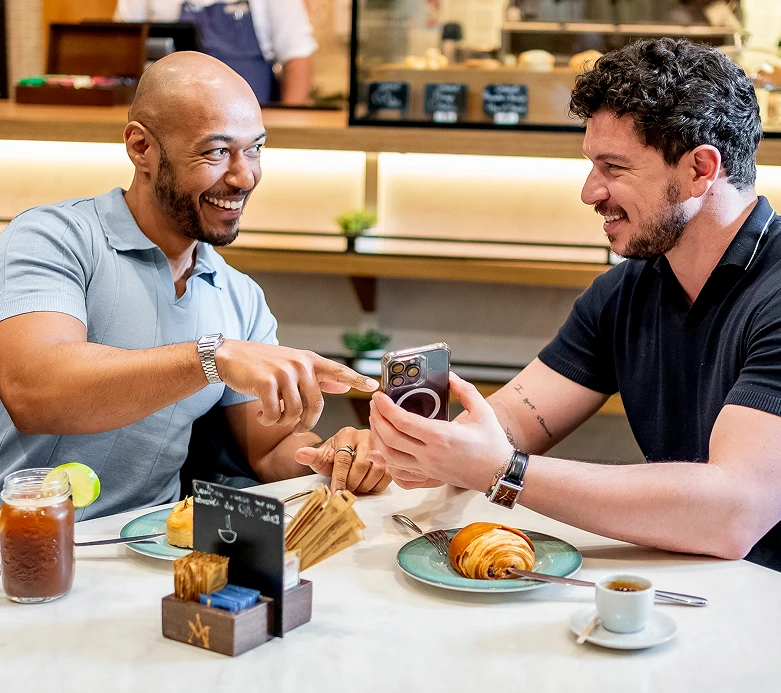 Pessoas no restaurante